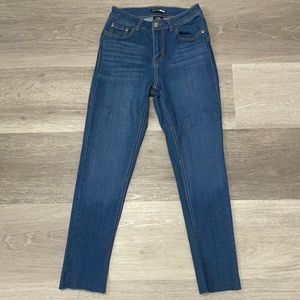 Size 9 skinny jeans, never worn